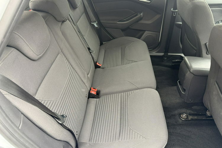Ford Focus Bardzo zadbany - oryginalny przebieg - 100% bezwypadkowy zdjęcie 27
