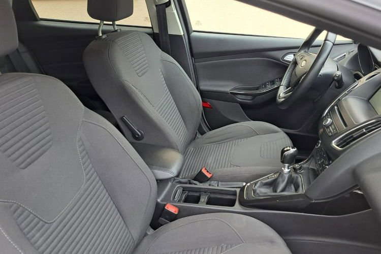 Ford Focus Bardzo zadbany - oryginalny przebieg - 100% bezwypadkowy zdjęcie 8