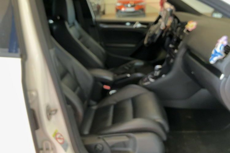 Volkswagen Golf 2.0tsi GTI 220.KM Automat xenon ledy skóry Navi kamera zamiana gwaranc zdjęcie 3