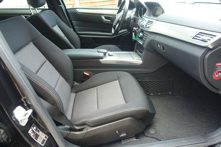 Mercedes E 220 R E Z E R W A C J A zdjęcie 15