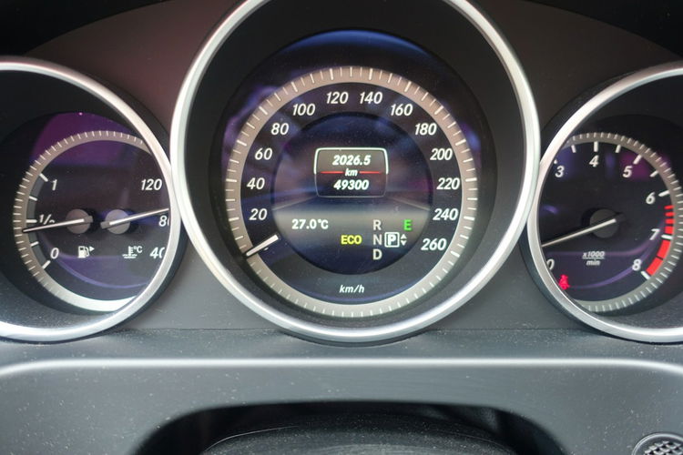 Mercedes E 220 R E Z E R W A C J A zdjęcie 23