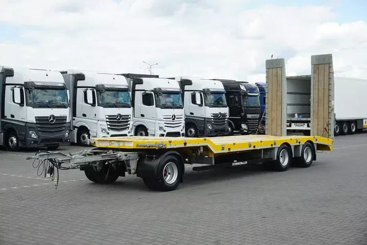 Schwarzmuller / NISKOPODWOZIE / NAJAZDY / 3 OSIE / JAK NOWA zdjęcie 1