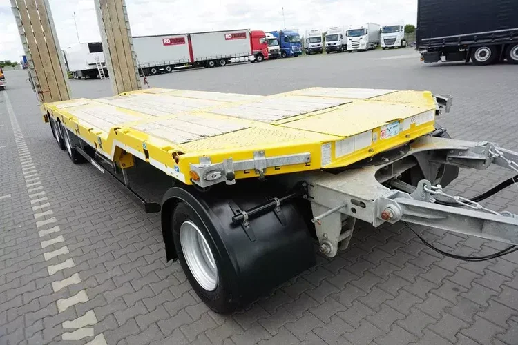 Schwarzmuller / NISKOPODWOZIE / NAJAZDY / 3 OSIE / JAK NOWA zdjęcie 13