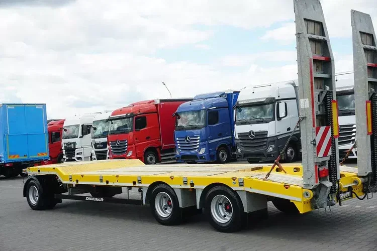 Schwarzmuller / NISKOPODWOZIE / NAJAZDY / 3 OSIE / JAK NOWA zdjęcie 22