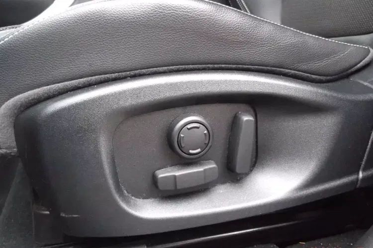 Jaguar f-pace zdjęcie 10