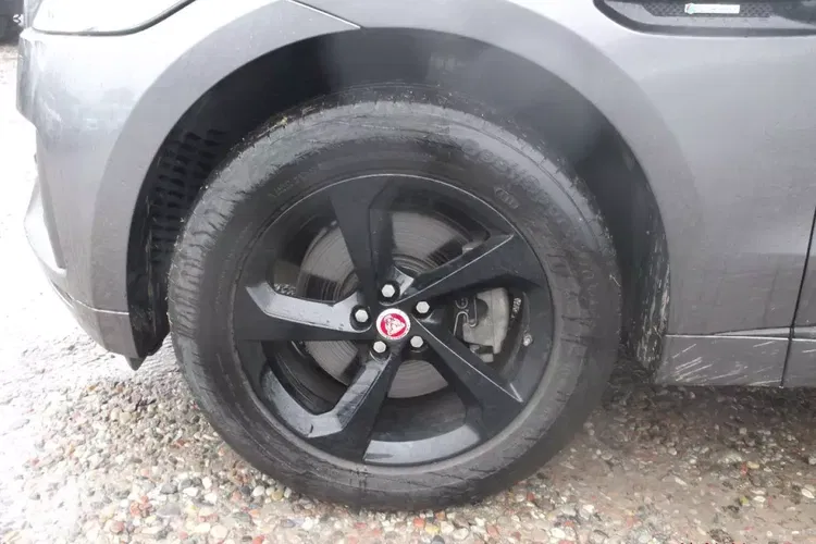 Jaguar f-pace zdjęcie 32