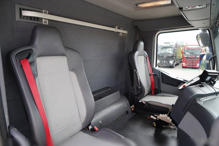 Renault C 430 / 8X4 / BETONOMIESZARKA / GRUSZKA 9 M3 / EURO 6 / OPONY 100% / 2017 ROK zdjęcie 38