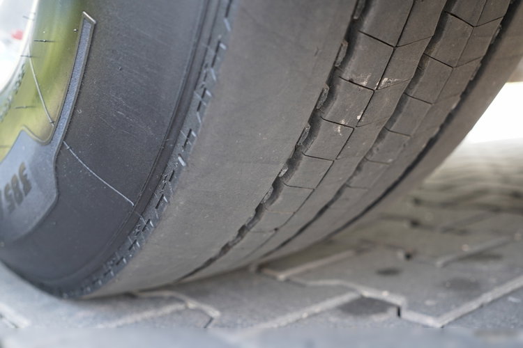 Scania S 500 / RETARDER / KLIMA POSTOJOWA / CAŁA NA PODUSZKACH / OPONY 100% / ALUFELGI / BOGATE WYPOSAŻENIE / SPROWADZONA / PO KONTRAKCIE SERWISOWYM zdjęcie 19