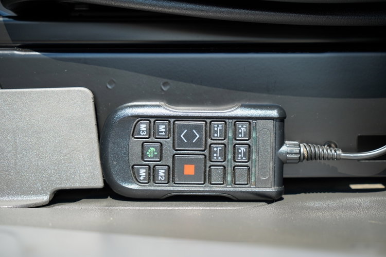 Scania S 500 / RETARDER / KLIMA POSTOJOWA / CAŁA NA PODUSZKACH / OPONY 100% / ALUFELGI / BOGATE WYPOSAŻENIE / SPROWADZONA / PO KONTRAKCIE SERWISOWYM zdjęcie 25