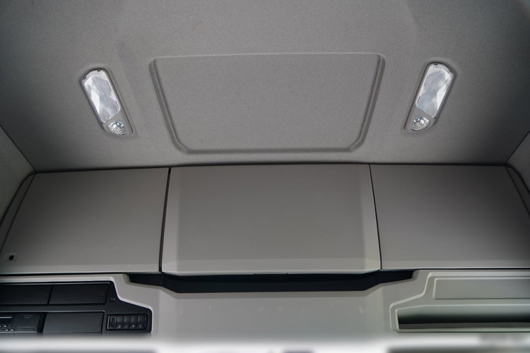 Scania S 500 / RETARDER / KLIMA POSTOJOWA / CAŁA NA PODUSZKACH / OPONY 100% / ALUFELGI / BOGATE WYPOSAŻENIE / SPROWADZONA / PO KONTRAKCIE SERWISOWYM zdjęcie 36