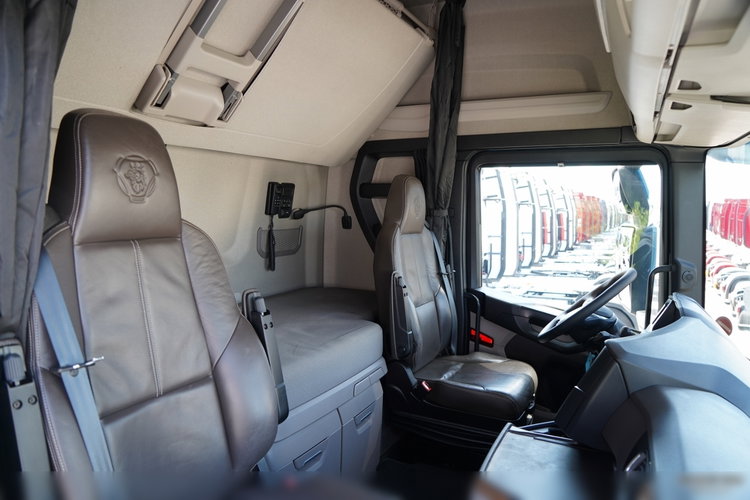 Scania S 500 / RETARDER / KLIMA POSTOJOWA / CAŁA NA PODUSZKACH / OPONY 100% / ALUFELGI / BOGATE WYPOSAŻENIE / SPROWADZONA / PO KONTRAKCIE SERWISOWYM zdjęcie 37