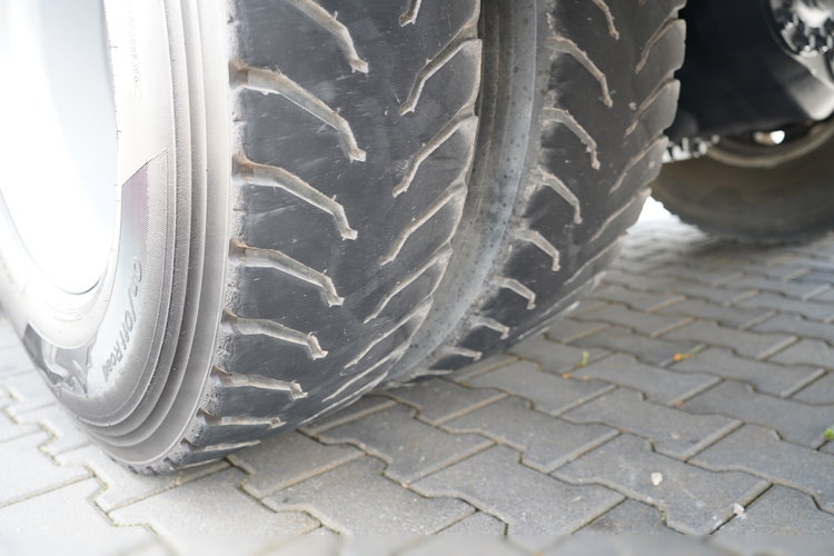 Volvo FMX 410 / 8x4 / GRUSZKA 9m3 / BETONOMIESZARKA / LIEBHERR / ALUFELGI / EURO 6 zdjęcie 22