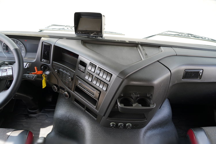 Volvo FMX 410 / 8x4 / GRUSZKA 9m3 / BETONOMIESZARKA / LIEBHERR / ALUFELGI / EURO 6 zdjęcie 31