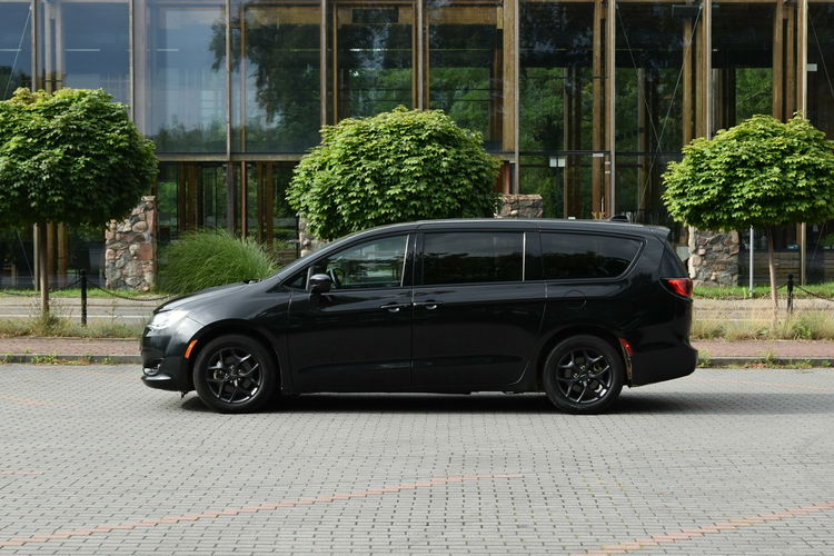 Chrysler Pacifica 3.6 V6 291KM 2019r. Touring Kamera LED zdjęcie 13