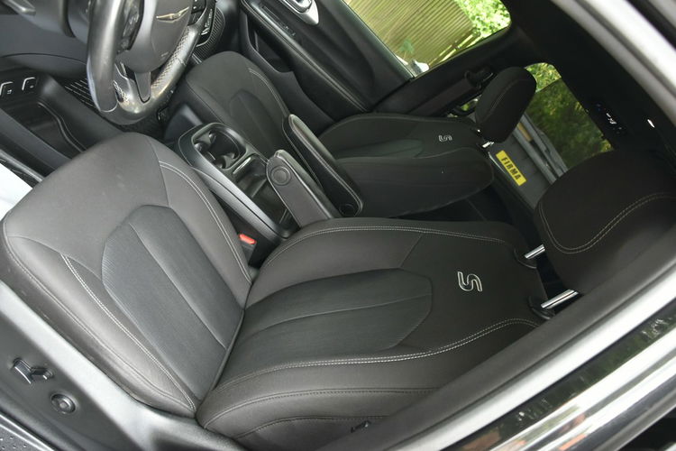 Chrysler Pacifica 3.6 V6 291KM 2019r. Touring Kamera LED zdjęcie 17