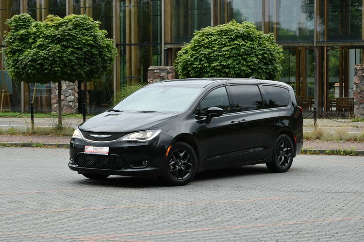 Chrysler Pacifica 3.6 V6 291KM 2019r. Touring Kamera LED zdjęcie 2