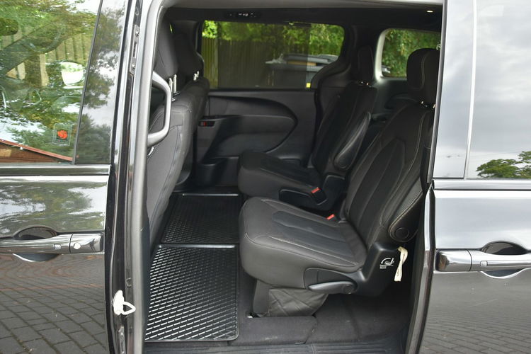 Chrysler Pacifica 3.6 V6 291KM 2019r. Touring Kamera LED zdjęcie 20