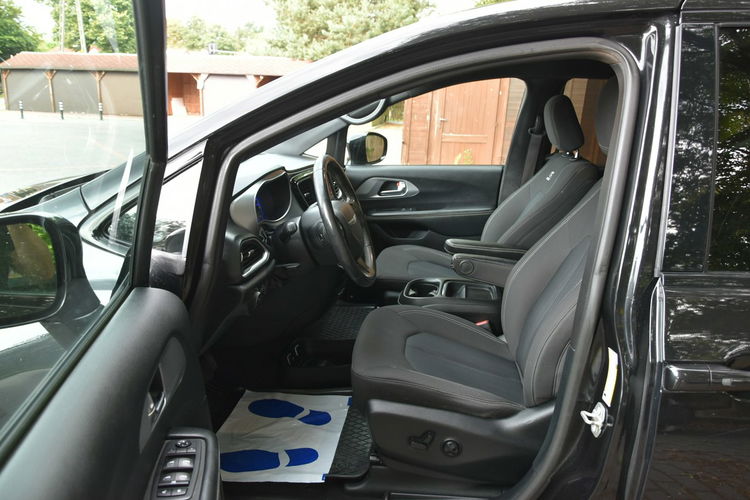 Chrysler Pacifica 3.6 V6 291KM 2019r. Touring Kamera LED zdjęcie 21