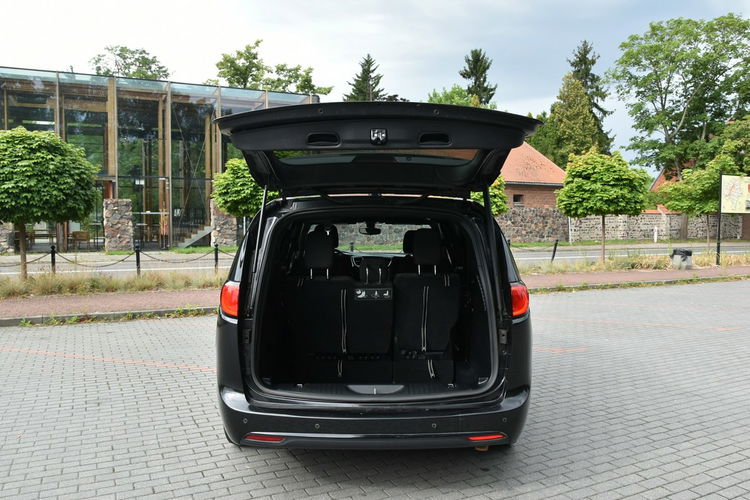 Chrysler Pacifica 3.6 V6 291KM 2019r. Touring Kamera LED zdjęcie 26