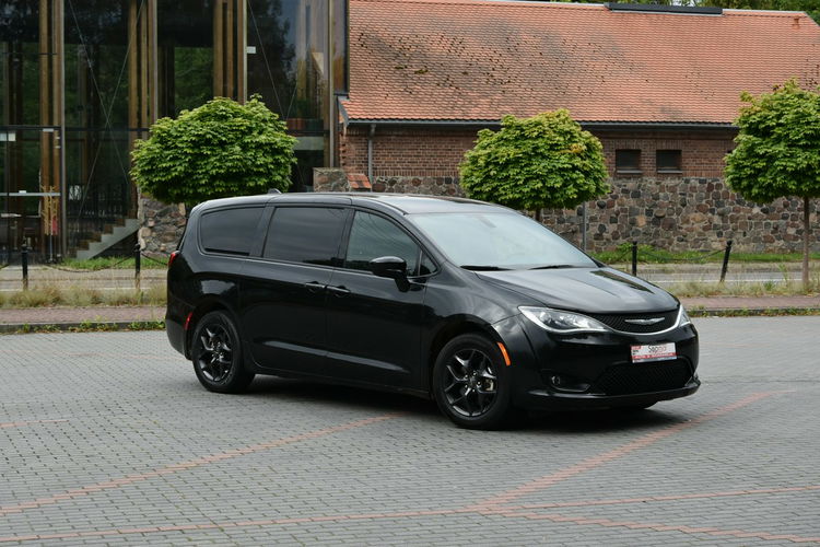Chrysler Pacifica 3.6 V6 291KM 2019r. Touring Kamera LED zdjęcie 4