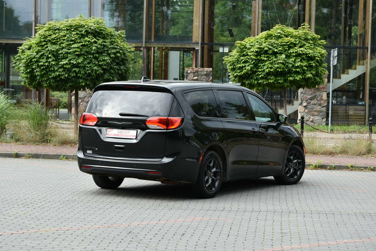 Chrysler Pacifica 3.6 V6 291KM 2019r. Touring Kamera LED zdjęcie 7