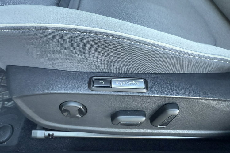 Volkswagen ID.3 model21r. 58kWh 204KM Pro Performance masaże panorama head up hak rowe zdjęcie 12