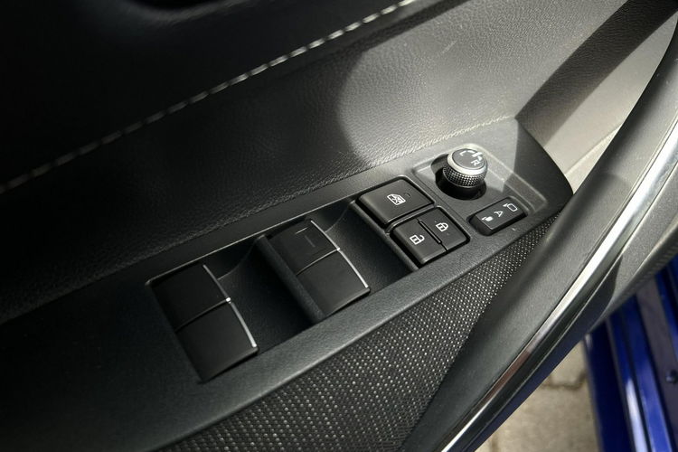 Toyota Corolla 1.8 Hybrid COMFORT TECH, salon Polska, gwarancja, FV23% zdjęcie 15