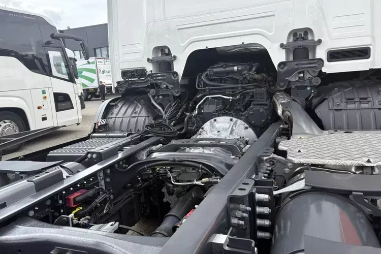 Scania L 340 B6x2 4NB zdjęcie 6