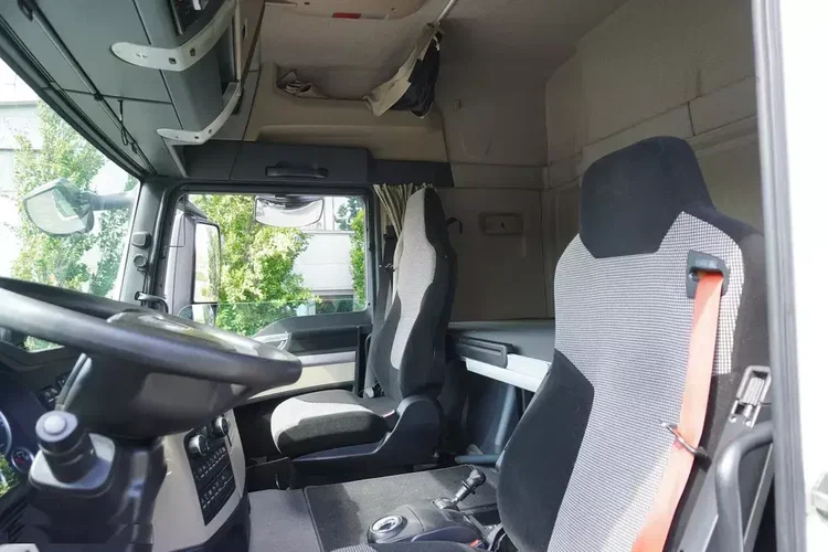 MAN TGS 35.420 8×2 / Rama 6, 5 m / 3 osie skrętne zdjęcie 9