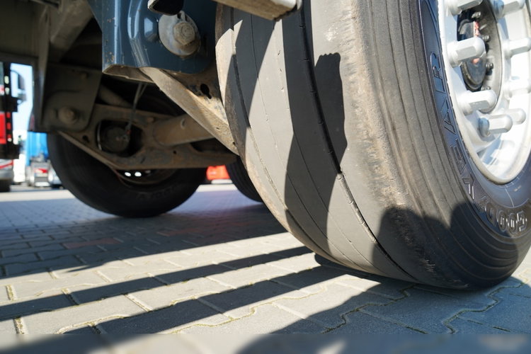 Fruehauf FIRANKA / BURTOWA / STANDARD / MOCNA PODŁOGA / OŚ PODNOSZONA / SAF / SPROWADZONA  zdjęcie 23