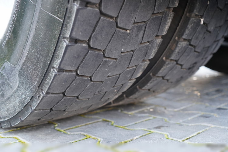 Mercedes ACTROS 1843 / PEŁNY ADR / ALUFELGI / EURO 6 / PO KONTRAKCIE SERWISOWYM / SPROWADZONY zdjęcie 20