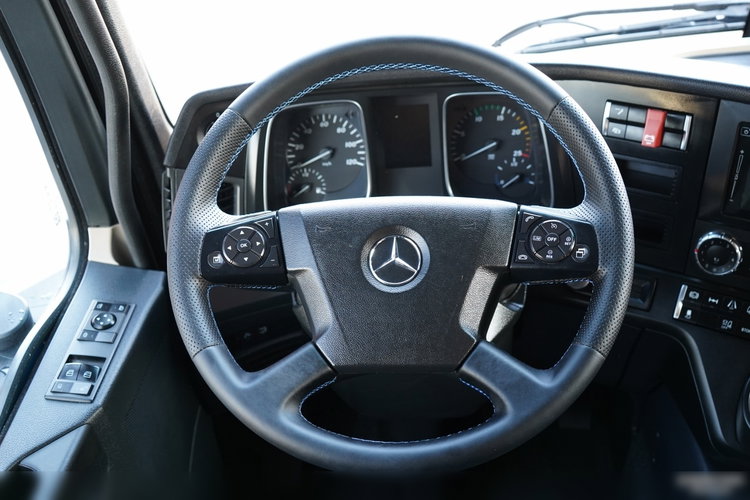 Mercedes ACTROS 1843 / PEŁNY ADR / ALUFELGI / EURO 6 / PO KONTRAKCIE SERWISOWYM / SPROWADZONY zdjęcie 28