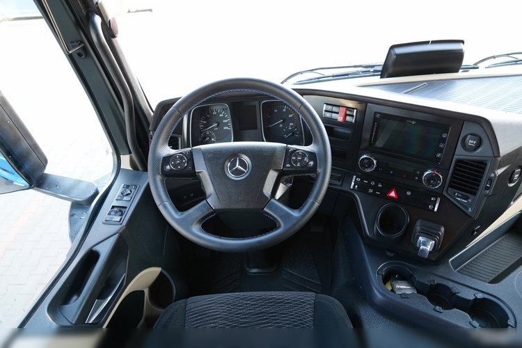 Mercedes ACTROS 1843 / PEŁNY ADR / ALUFELGI / EURO 6 / PO KONTRAKCIE SERWISOWYM / SPROWADZONY zdjęcie 29