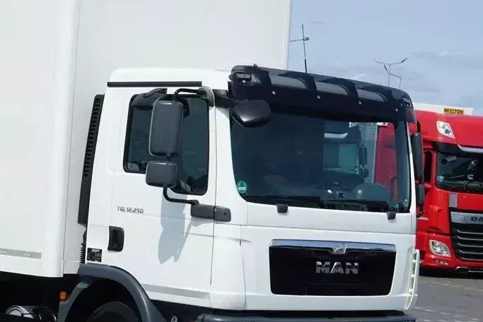 MAN TGL / 12.250 / / KONTENER + WINDA / 14 PALET / ŁAD. 5900 KG zdjęcie 26