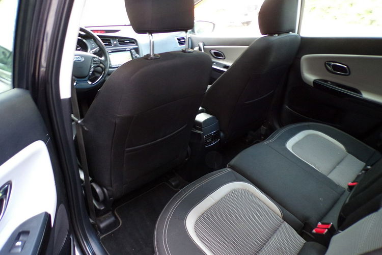 Kia Cee'd Bi Xenon /Solardach /Navi /1.6 /128KM /2014 zdjęcie 31