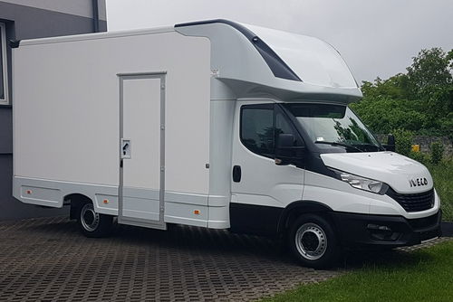 Iveco Daily KONTENER NISKOPODŁOGOWY 4.43x2.23x2.42 SKLEP BAR FOODTRUCK KAMPER AC