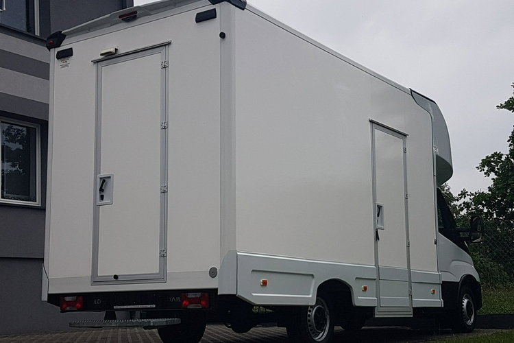 Iveco Daily KONTENER NISKOPODŁOGOWY 4.43x2.23x2.42 SKLEP BAR FOODTRUCK KAMPER AC zdjęcie 28