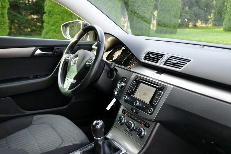Volkswagen Passat 2.0TDI(140KM) Duża Navi Klimatronik El.Fotel Welur Reling Alu16"ASO VW zdjęcie 18