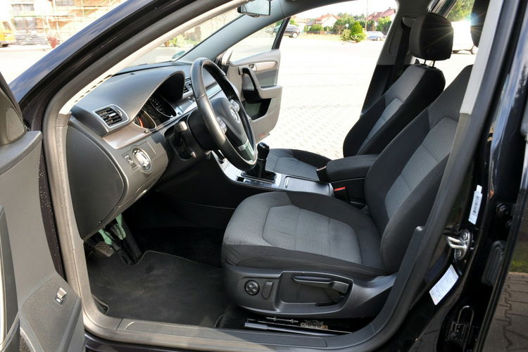 Volkswagen Passat 2.0TDI(140KM) Duża Navi Klimatronik El.Fotel Welur Reling Alu16"ASO VW zdjęcie 21