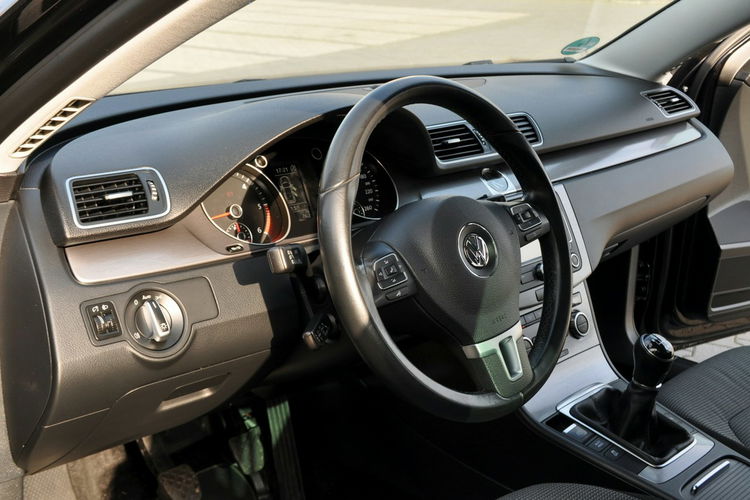 Volkswagen Passat 2.0TDI(140KM) Duża Navi Klimatronik El.Fotel Welur Reling Alu16"ASO VW zdjęcie 22