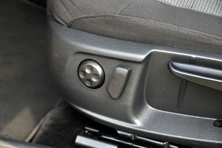 Volkswagen Passat 2.0TDI(140KM) Duża Navi Klimatronik El.Fotel Welur Reling Alu16"ASO VW zdjęcie 23
