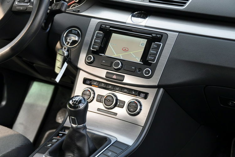 Volkswagen Passat 2.0TDI(140KM) Duża Navi Klimatronik El.Fotel Welur Reling Alu16"ASO VW zdjęcie 27