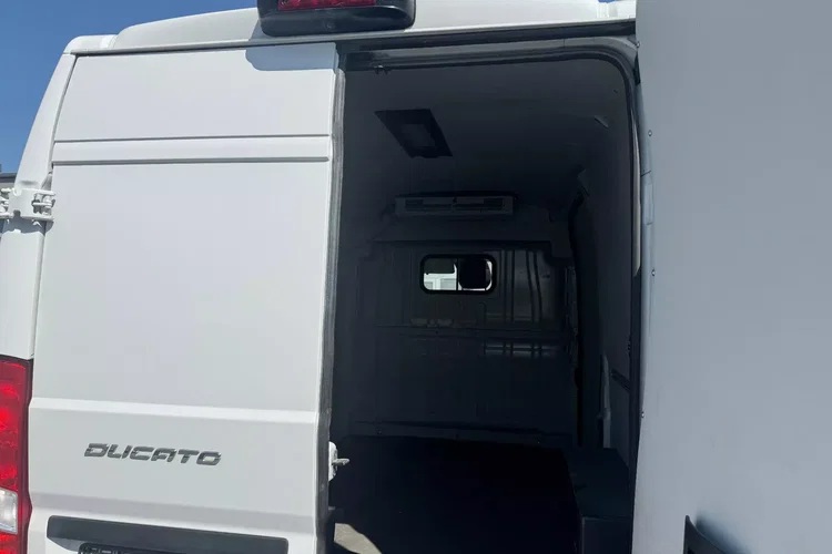 Fiat Ducato 2.3 L2H2 ŚREDNI Professional zdjęcie 2