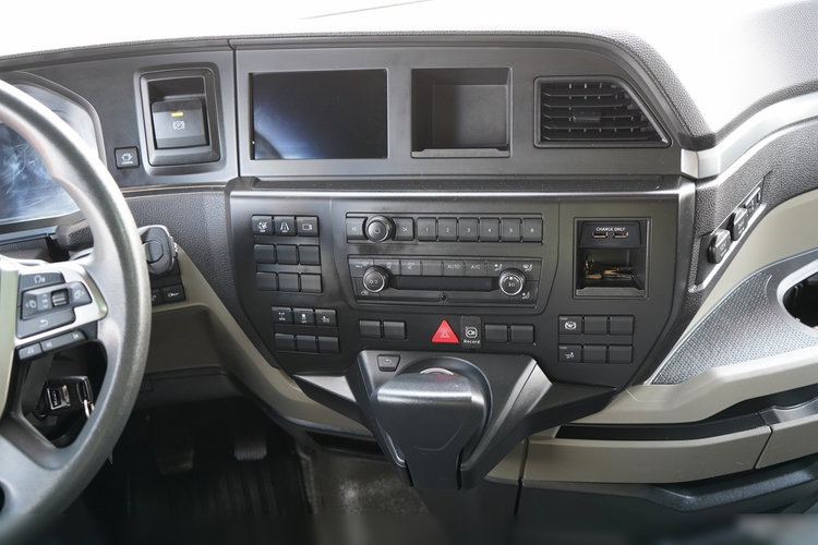 MAN TGX 26.470 / ZESTAW TANDEM 120 M3 / PRZEJAZDOWY / KLIMATYZACJA POSTOJOWA / OŚ PODNOSZONA / PO KONTRAKCIE SERWISOWYM / 2022 / zdjęcie 49