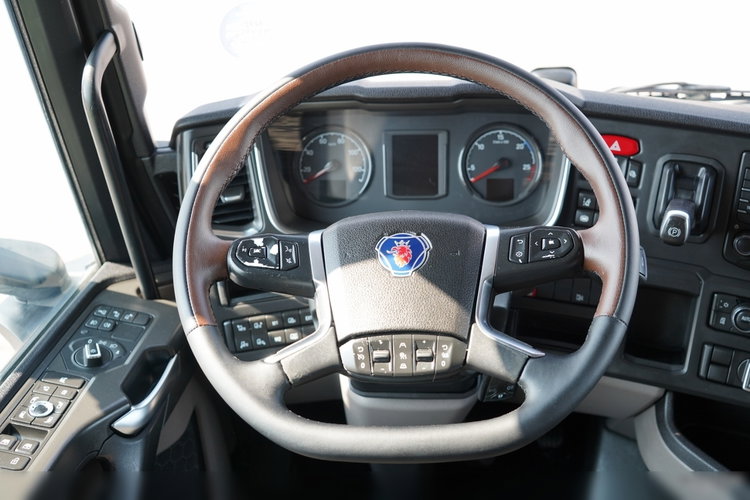 Scania S 500 / RETARDER / CAŁA NA PODUSZKACH / SPROWADZONA / PO KONTRAKCIE SERWISOWYM zdjęcie 30