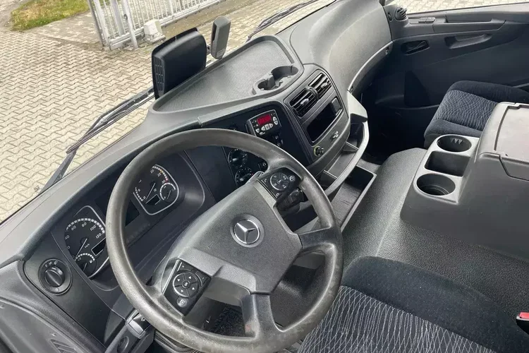 Mercedes ATEGO 1227 CHŁODNIA HAKOWA / HAKÓWKA zdjęcie 10