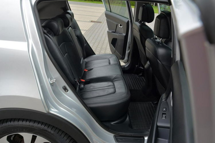 Kia Sportage 2.0MPI(163KM) 4x4 Skóry bi-Xenon Ledy Duża Navi Kamera Panorama zdjęcie 17