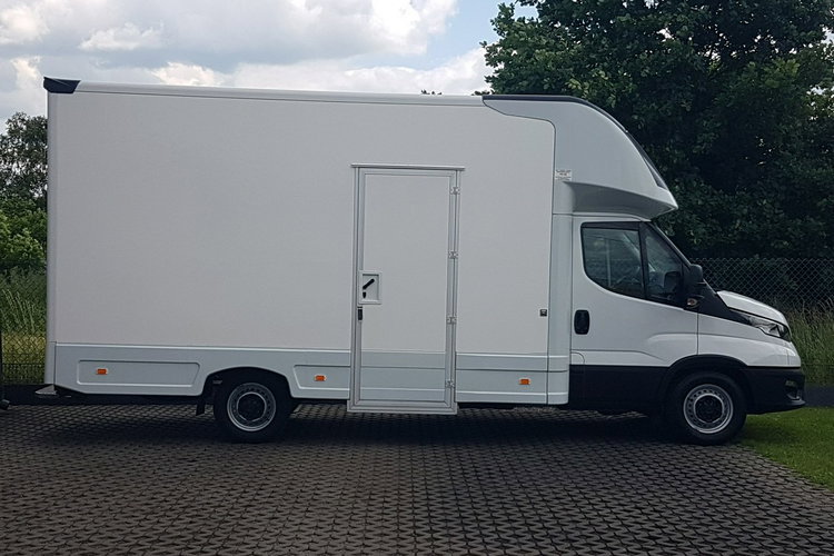 Iveco Daily KONTENER NISKOPODŁOGOWY 4.43x2.23x2.42 SKLEP BAR FOODTRUCK KAMPER AC zdjęcie 12