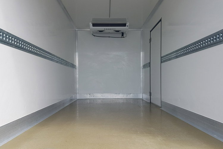 MAN TGE VW CRAFTER 8EP CHŁODNIA AGREGAT 4.20x2.11x2.20 IZOTERMA GRZANIE zdjęcie 20