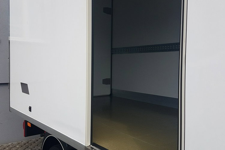 MAN TGE VW CRAFTER 8EP CHŁODNIA AGREGAT 4.20x2.11x2.20 IZOTERMA GRZANIE zdjęcie 37